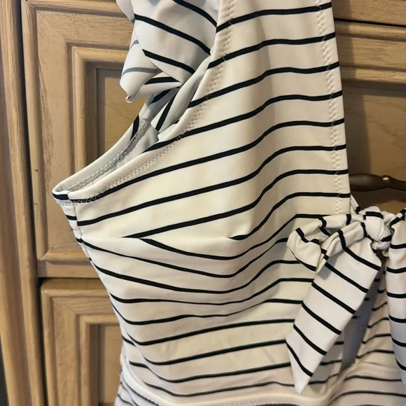 Cupshe White and Black Stripe Ruffle One Piece Swimsuit - Picture 13 of 15
